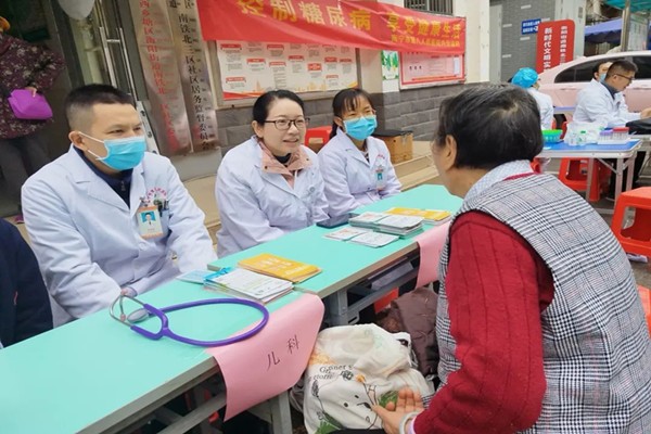 了解风险 了解应对——南宁市第八人民医院开展“联合国糖尿病日”主题义诊活动